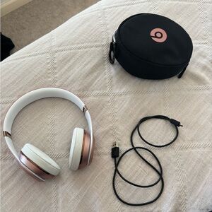 Beats Solo pro rose gold. Barley used.